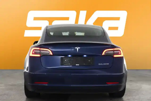 Sininen Sedan, Tesla Model 3 – VAR-04880