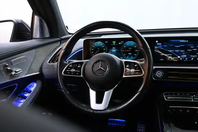 Sininen Maastoauto, Mercedes-Benz EQC – VAR-04921