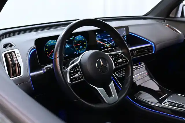 Sininen Maastoauto, Mercedes-Benz EQC – VAR-04921