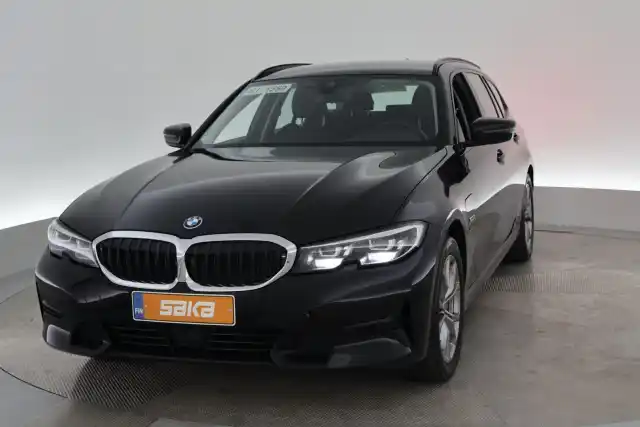 Musta Farmari, BMW 330 – VAR-04970