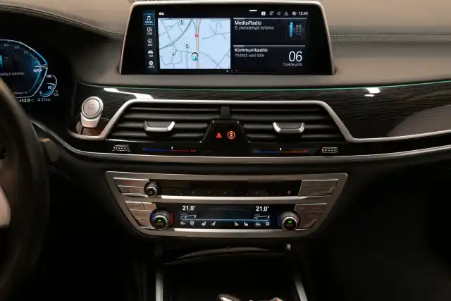 Hopea Sedan, BMW 745 – VAR-05041