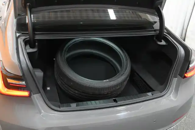 Hopea Sedan, BMW 745 – VAR-05041