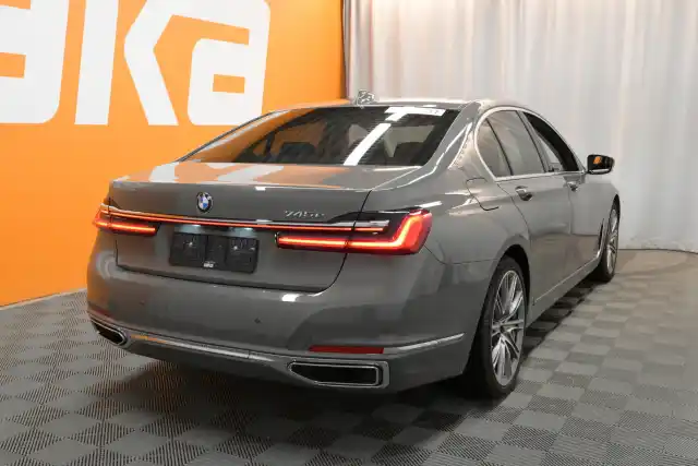 Hopea Sedan, BMW 745 – VAR-05041