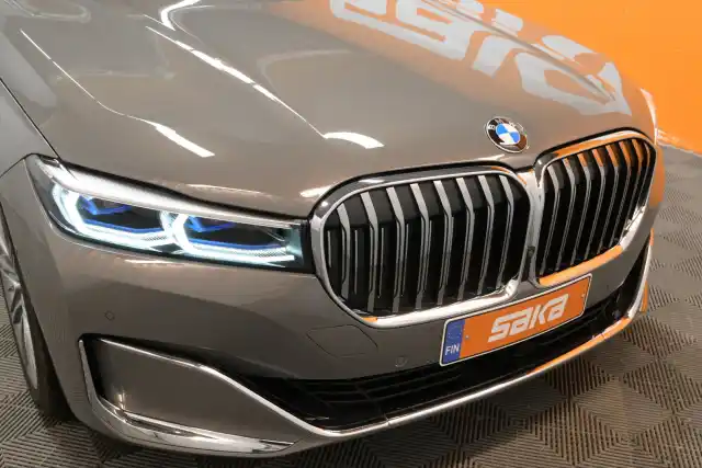 Hopea Sedan, BMW 745 – VAR-05041