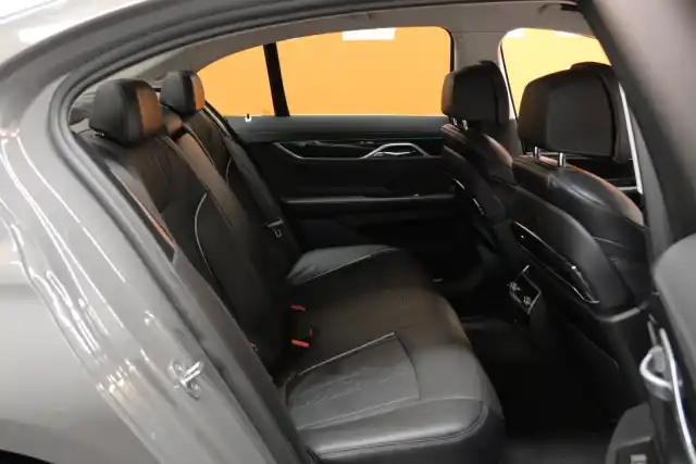 Hopea Sedan, BMW 745 – VAR-05041