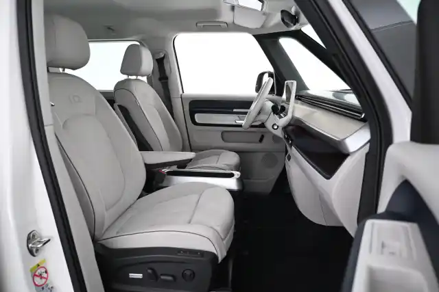Valkoinen Tila-auto, Volkswagen ID. Buzz – VAR-05104