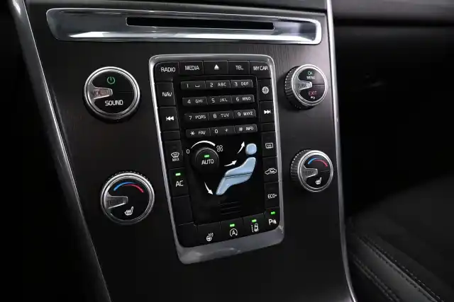 Musta Maastoauto, Volvo XC60 – VAR-05199