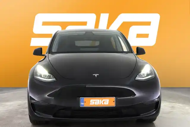 Musta Maastoauto, Tesla Model Y – VAR-05408