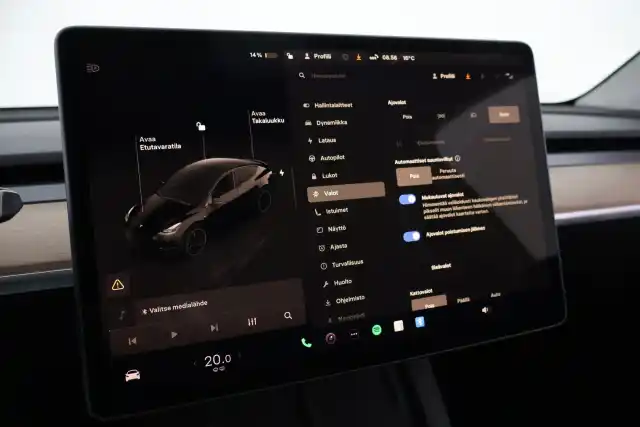 Musta Maastoauto, Tesla Model Y – VAR-05408