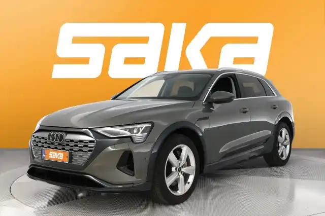 Harmaa Maastoauto, Audi Q8 e-tron – VAR-05469