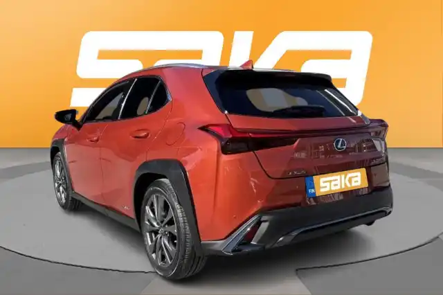 Oranssi Maastoauto, Lexus UX – VAR-05647