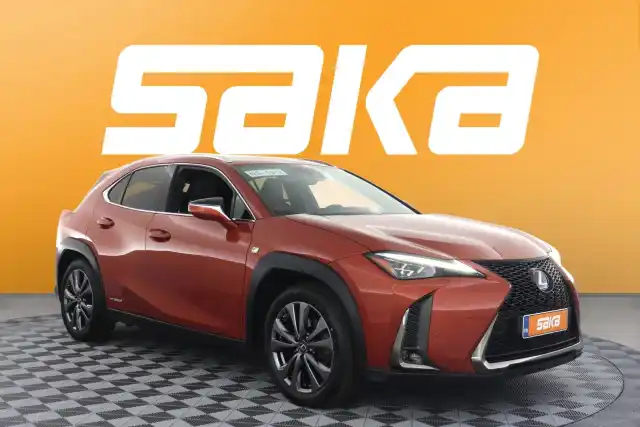 Oranssi Maastoauto, Lexus UX – VAR-05647