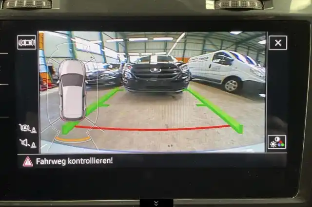 Valkoinen Viistoperä, Volkswagen Golf – VAR-05764
