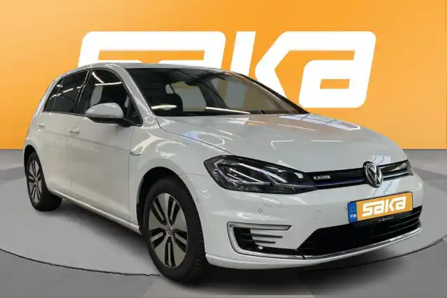 Valkoinen Viistoperä, Volkswagen Golf – VAR-05764