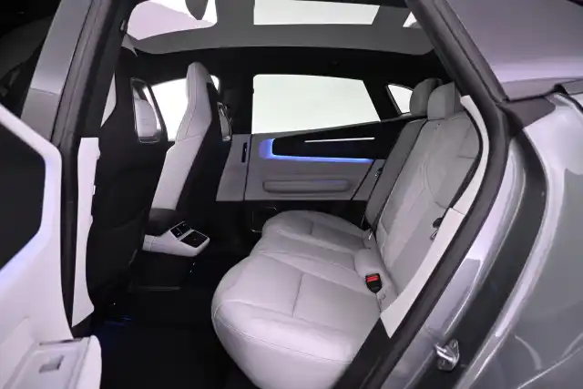 Valkoinen Maastoauto, Polestar 4 – VAR-05788