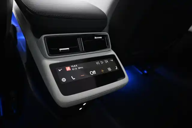 Valkoinen Maastoauto, Polestar 4 – VAR-05788