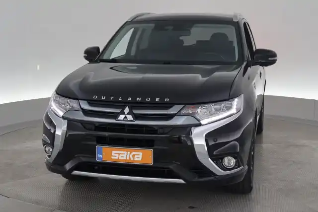 Musta Maastoauto, Mitsubishi Outlander PHEV – VAR-05852