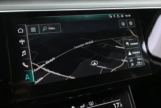 Sininen Maastoauto, Audi e-tron – VAR-05990