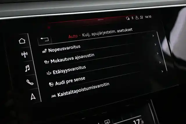 Sininen Maastoauto, Audi e-tron – VAR-05990