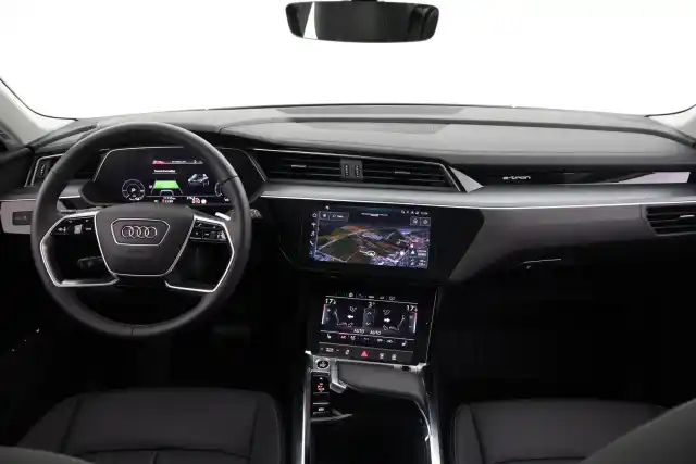 Harmaa Maastoauto, Audi Q8 e-tron – VAR-06057