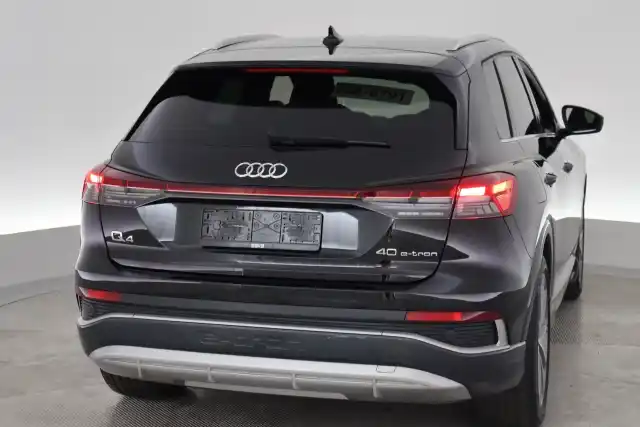 Musta Maastoauto, Audi Q4 e-tron – VAR-06094