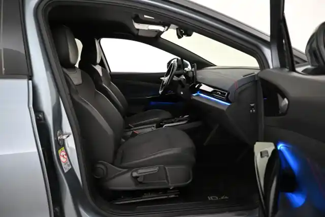 Sininen Maastoauto, Volkswagen ID.4 – VAR-06099