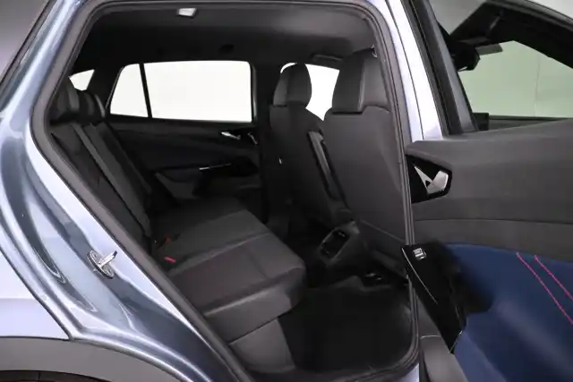 Sininen Maastoauto, Volkswagen ID.4 – VAR-06099