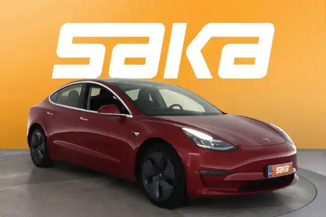 Punainen Sedan, Tesla Model 3 – VAR-06240