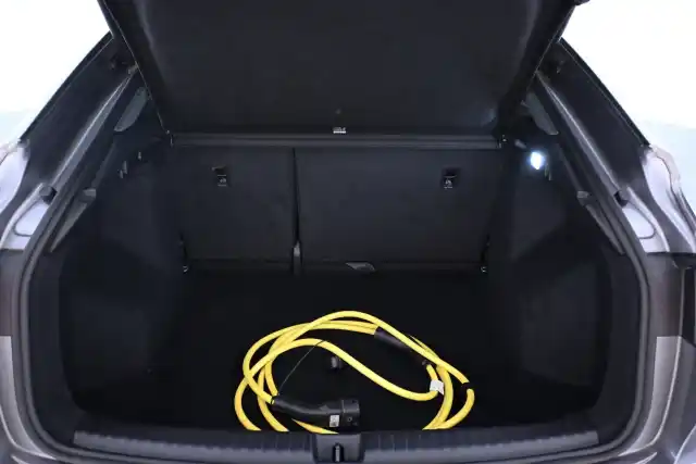 Harmaa Maastoauto, Audi Q4 e-tron – VAR-06307