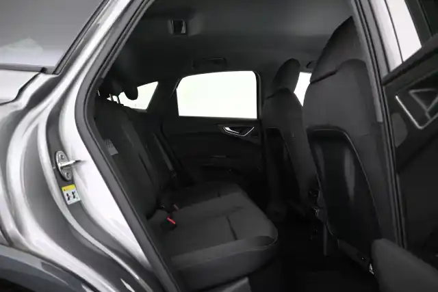 Harmaa Maastoauto, Audi Q4 e-tron – VAR-06307