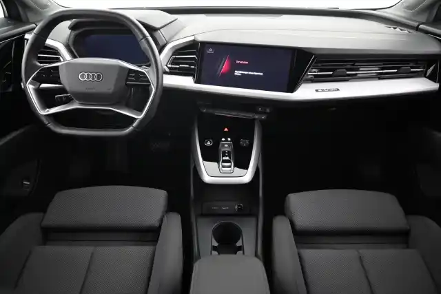Harmaa Maastoauto, Audi Q4 e-tron – VAR-06307