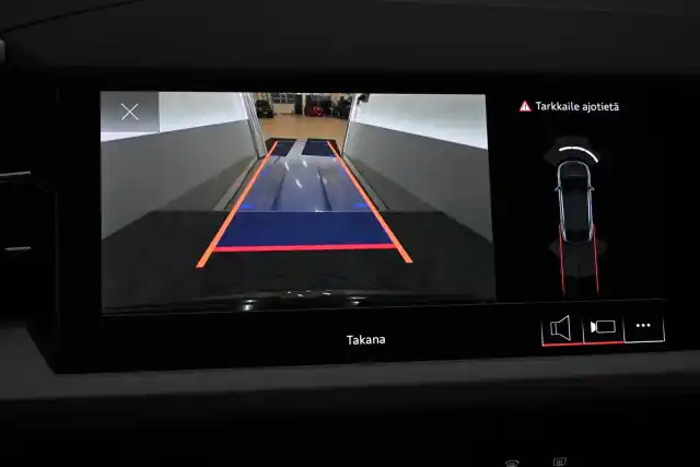 Harmaa Maastoauto, Audi Q4 e-tron – VAR-06307