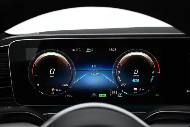Musta Maastoauto, Mercedes-Benz GLE – VAR-06359