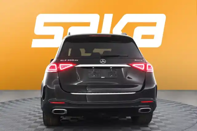 Musta Maastoauto, Mercedes-Benz GLE – VAR-06359