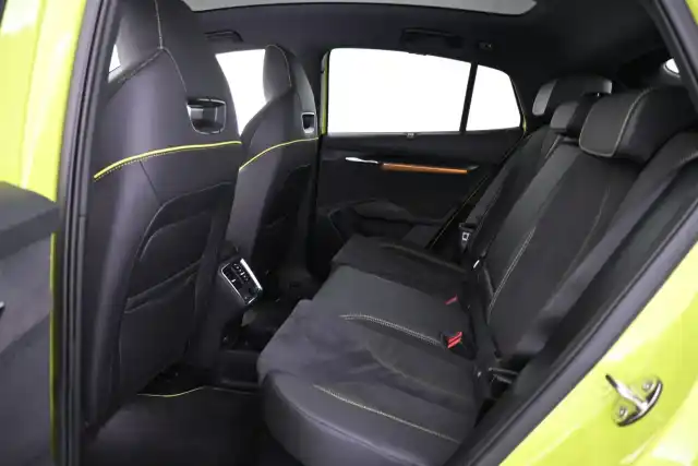 Vihreä Maastoauto, Skoda Enyaq – VAR-063971