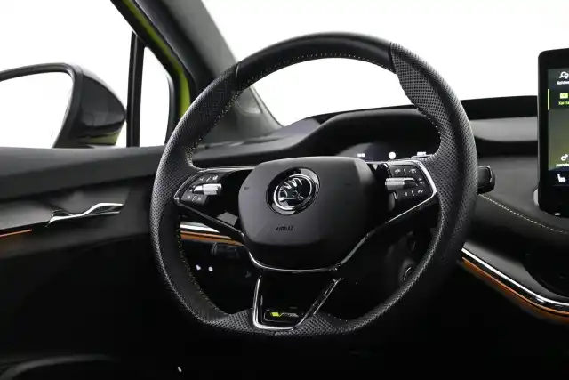 Vihreä Maastoauto, Skoda Enyaq – VAR-063971