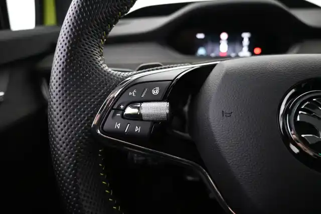 Vihreä Maastoauto, Skoda Enyaq – VAR-063971