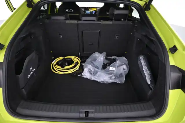 Vihreä Maastoauto, Skoda Enyaq – VAR-063971