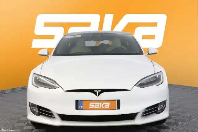 Valkoinen Sedan, Tesla Model S – VAR-06432