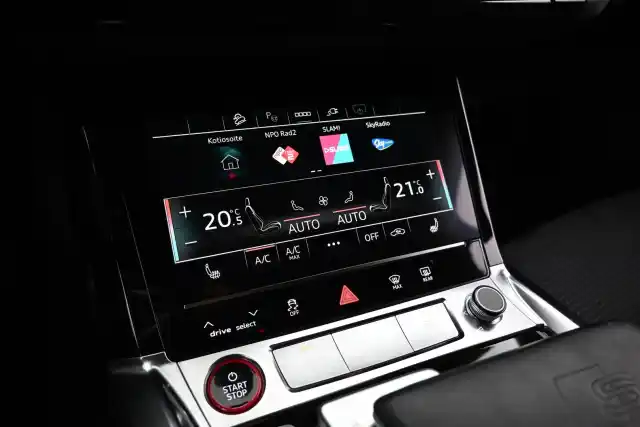 Musta Maastoauto, Audi e-tron – VAR-06498