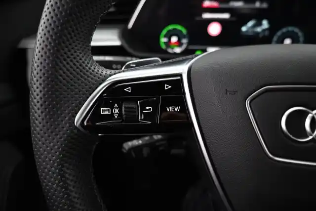 Musta Maastoauto, Audi e-tron – VAR-06498