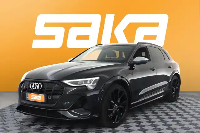 Musta Maastoauto, Audi e-tron – VAR-06498
