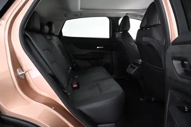Ruskea Maastoauto, Nissan Ariya – VAR-06550