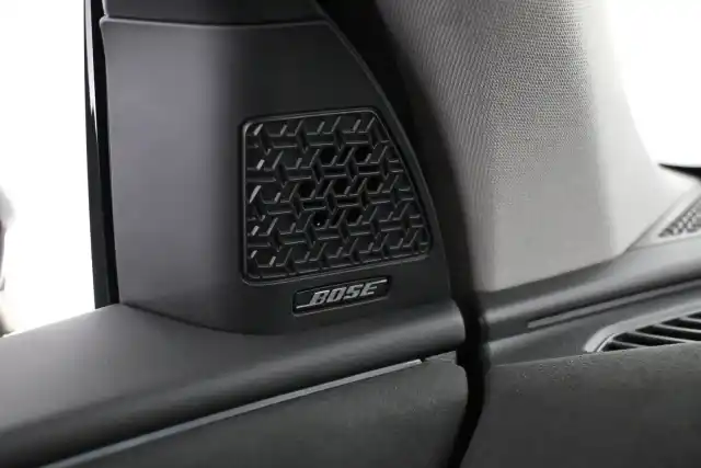 Ruskea Maastoauto, Nissan Ariya – VAR-06550