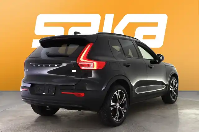 Musta Maastoauto, Volvo XC40 – VAR-06589