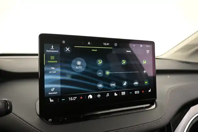Valkoinen Maastoauto, Skoda Enyaq – VAR-06649