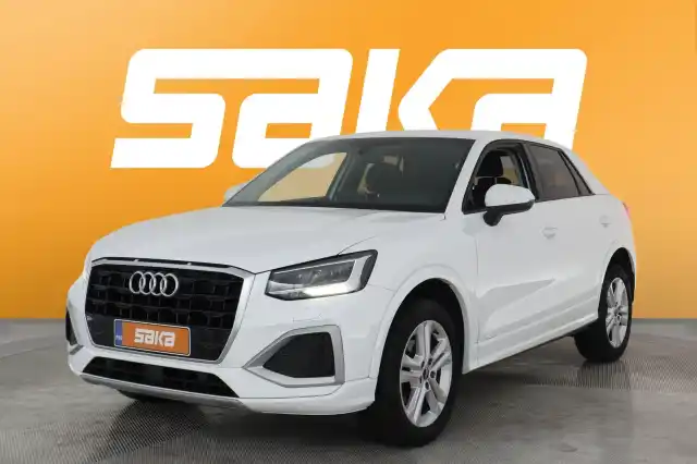 Valkoinen Maastoauto, Audi Q2 – VAR-06734