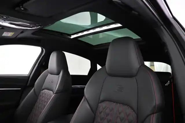 Musta Maastoauto, Audi Q8 e-tron – VAR-06772
