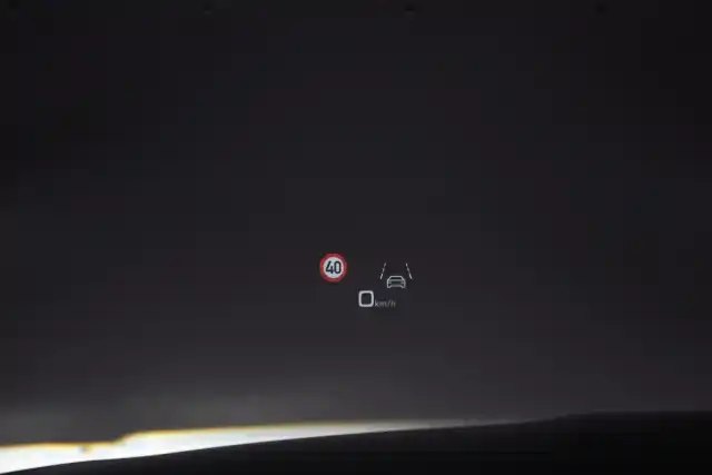 Musta Maastoauto, Audi Q8 e-tron – VAR-06772