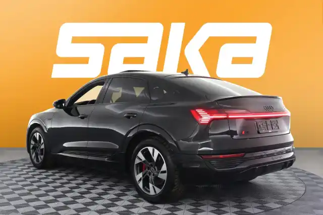 Musta Maastoauto, Audi Q8 e-tron – VAR-06772